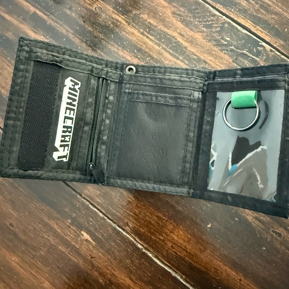 Black and Green Wallet - Picture 3 of 5